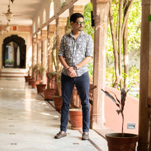 Load image into Gallery viewer, Handblock Printed Jaal Shirt - Bootaa By Textorium