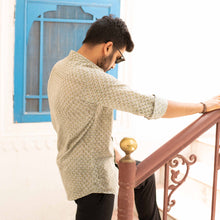 Load image into Gallery viewer, Vintage Bootaa Shirt - Bootaa By Textorium