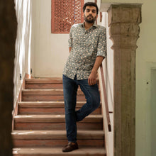 Load image into Gallery viewer, Handblock Printed Green Jaal Shirt - Bootaa By Textorium