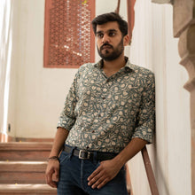 Load image into Gallery viewer, Handblock Printed Green Jaal Shirt - Bootaa By Textorium