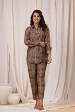 Load image into Gallery viewer, Dusty Brown Floral Co-Ord Set With Collar Detailing
