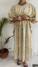 Load image into Gallery viewer, Yellow Jaal Print Kaftan - Bootaa By Textorium
