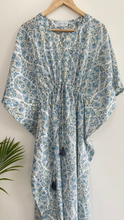 Load image into Gallery viewer, Blue Jaal Print Kaftan - Bootaa By Textorium

